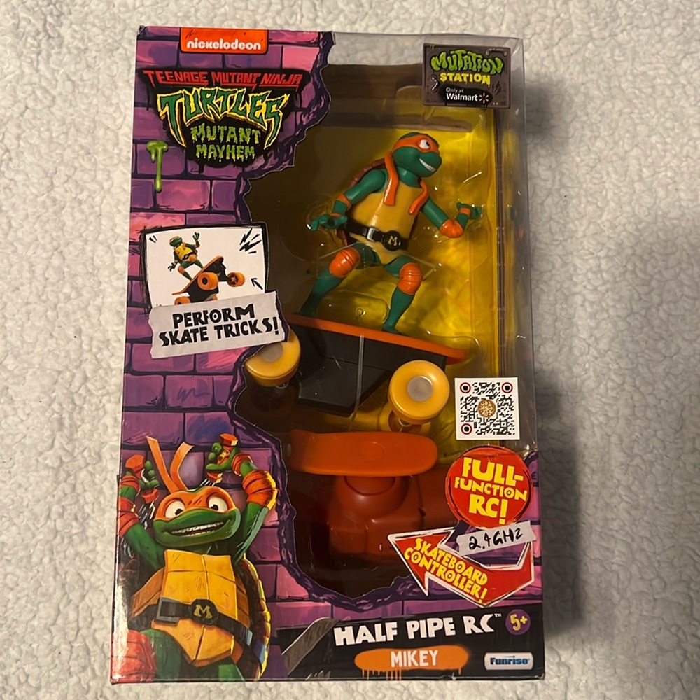 MIKEY Teenage Mutant Ninja Turtles Mutant Mayhem Half Pipe RC Remote Control